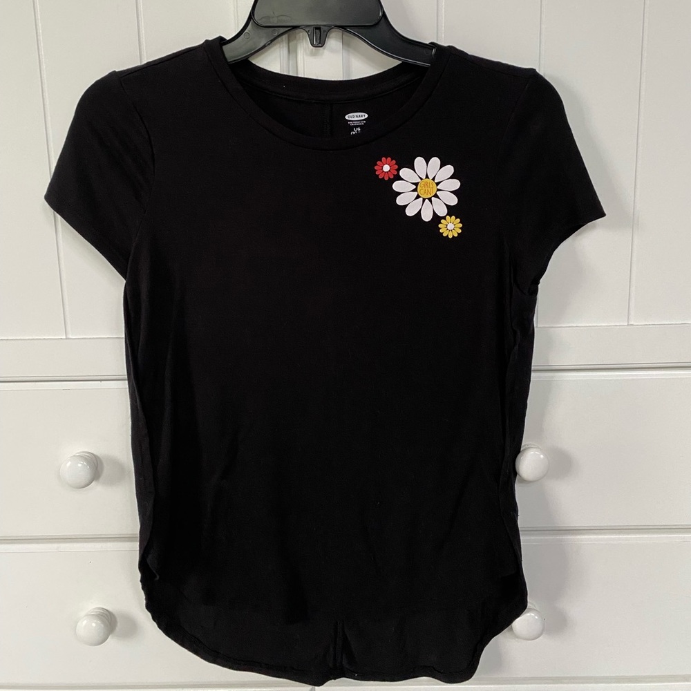Old Navy “Girls can” Tee